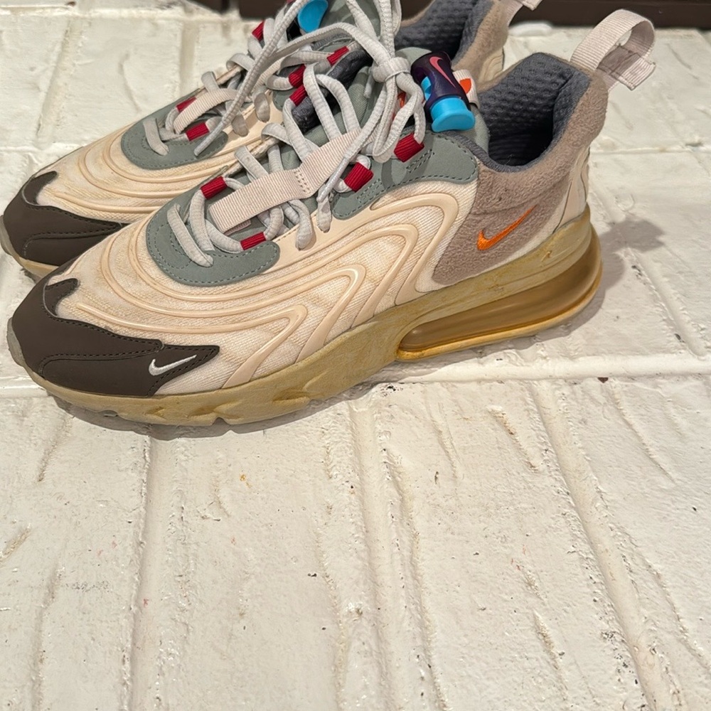 Nike Air Max 270 React Sneakers